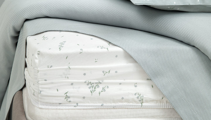 Bamboo Throw Set Ramona, with Fitted Sheet and Pillowcase, Light Green, 160x220 cm